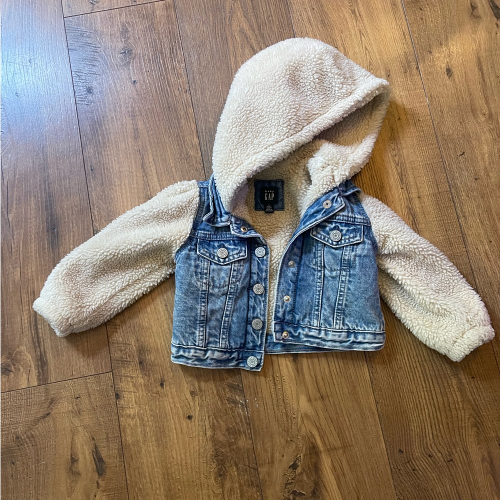 🖤Gap 🖤Toddler Boy 🖤Size: 2 years 🖤Denim/Sherpa Jacket 🖤Excellent Condition